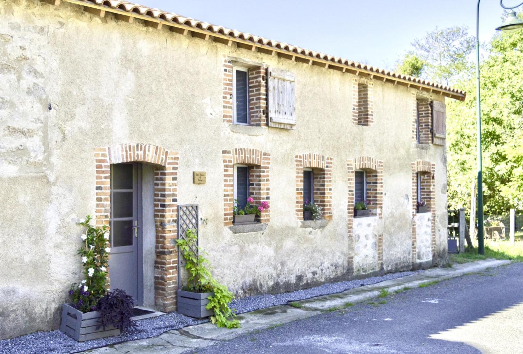 Petite Maison De Mouton Azat-le-Riz Exterior foto